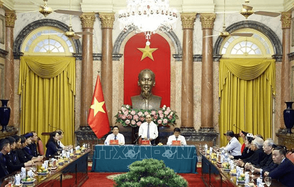 Người có uy tín ở Cao Bằng cần động viên bà con tích cực lao động sản xuất để thoát nghèo