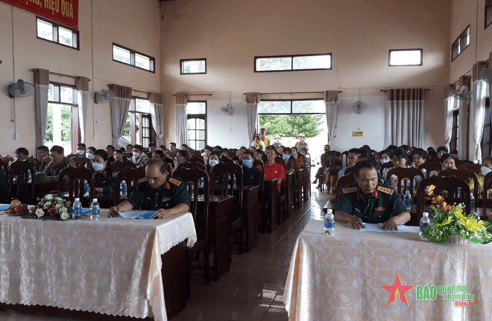 Tập huấn chăm sóc cây trồng theo tiêu chuẩn bền vững cho nông hộ tại Đắk Ngo