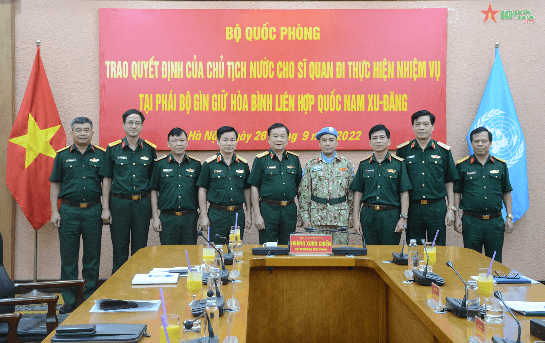 Trao Quyết định của Chủ tịch nước cho sĩ quan làm nhiệm vụ Gìn giữ hòa bình Liên hợp quốc