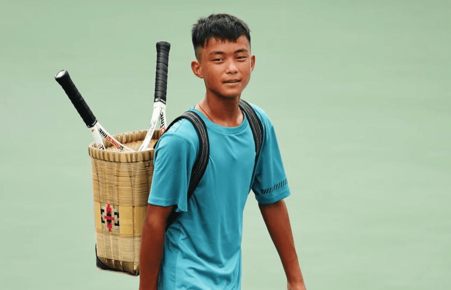 Đổi đời nhờ quần vợt
