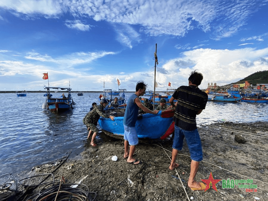 Quảng Ngãi khẩn trương đối phó bão số 4