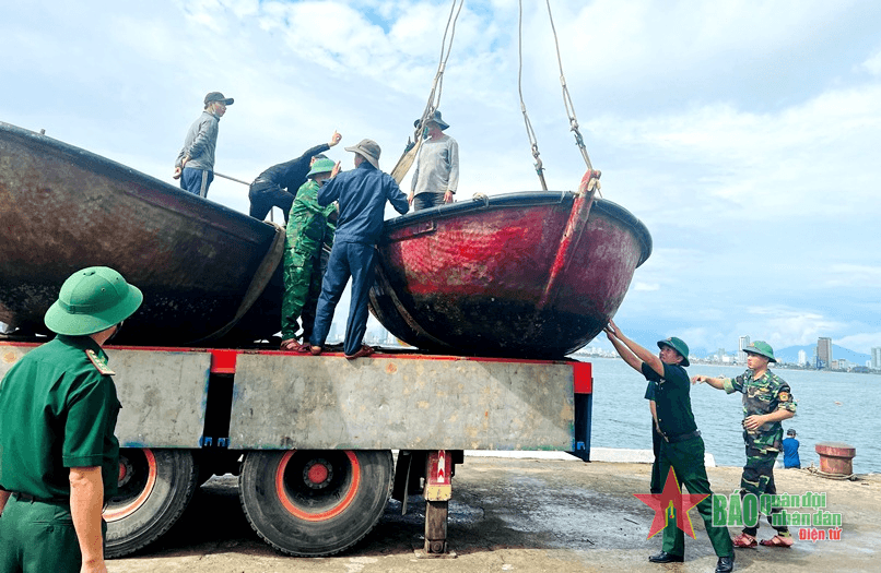 Bộ đội Biên phòng TP Đà Nẵng huy động gần 200 cán bộ, chiến sĩ giúp dân chống bão