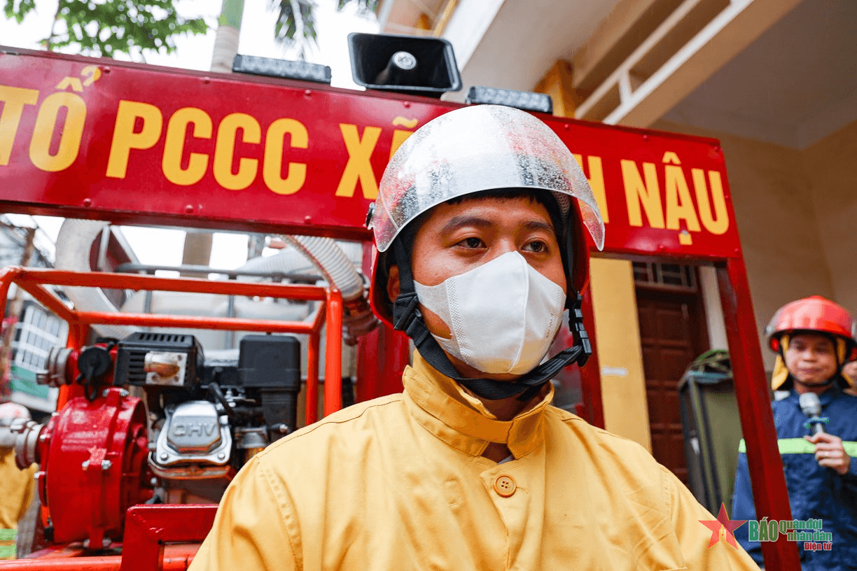 Mô hình xe ba gác chữa cháy trong làng nghề ở Hà Nội