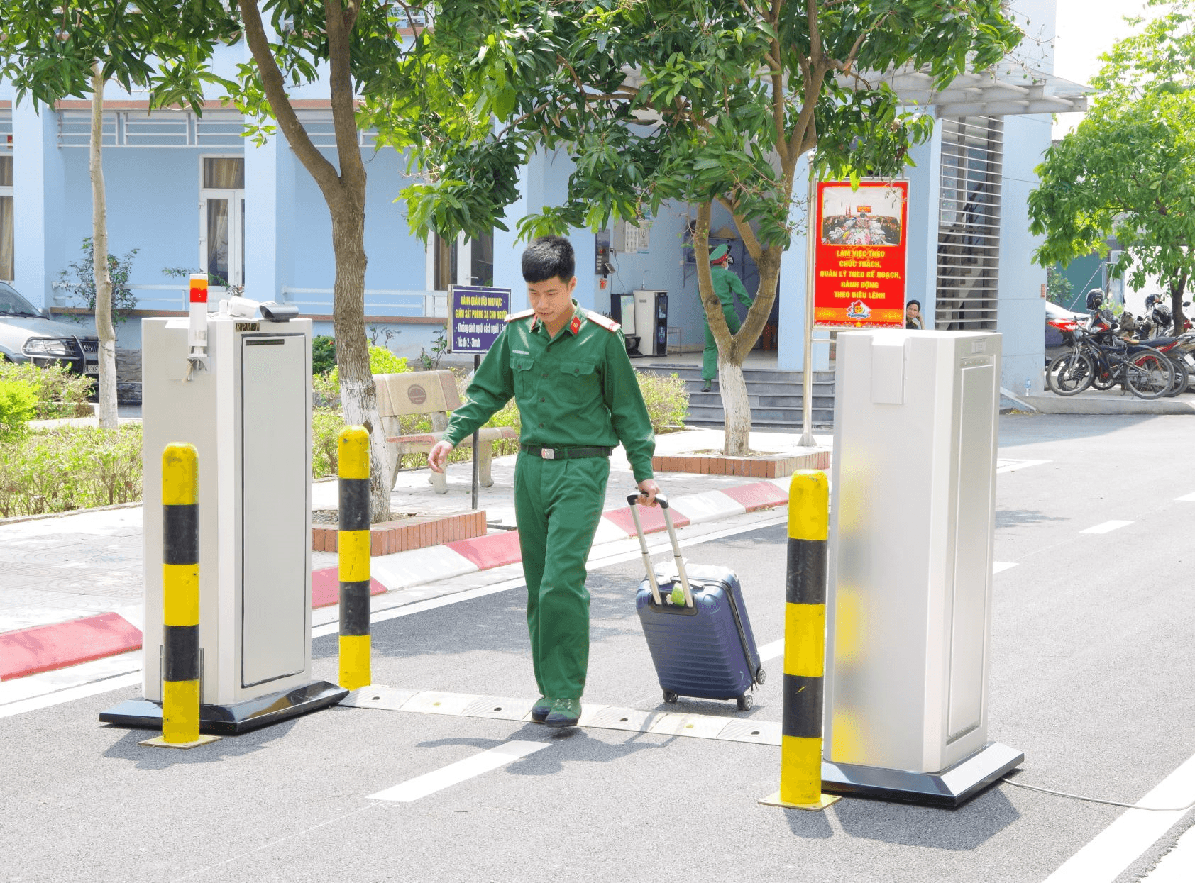 Hành trình sáng tạo: Cổng giám sát chất phóng xạ