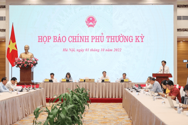 Đề nghị xem xét tăng lương cơ sở cho cán bộ, công chức