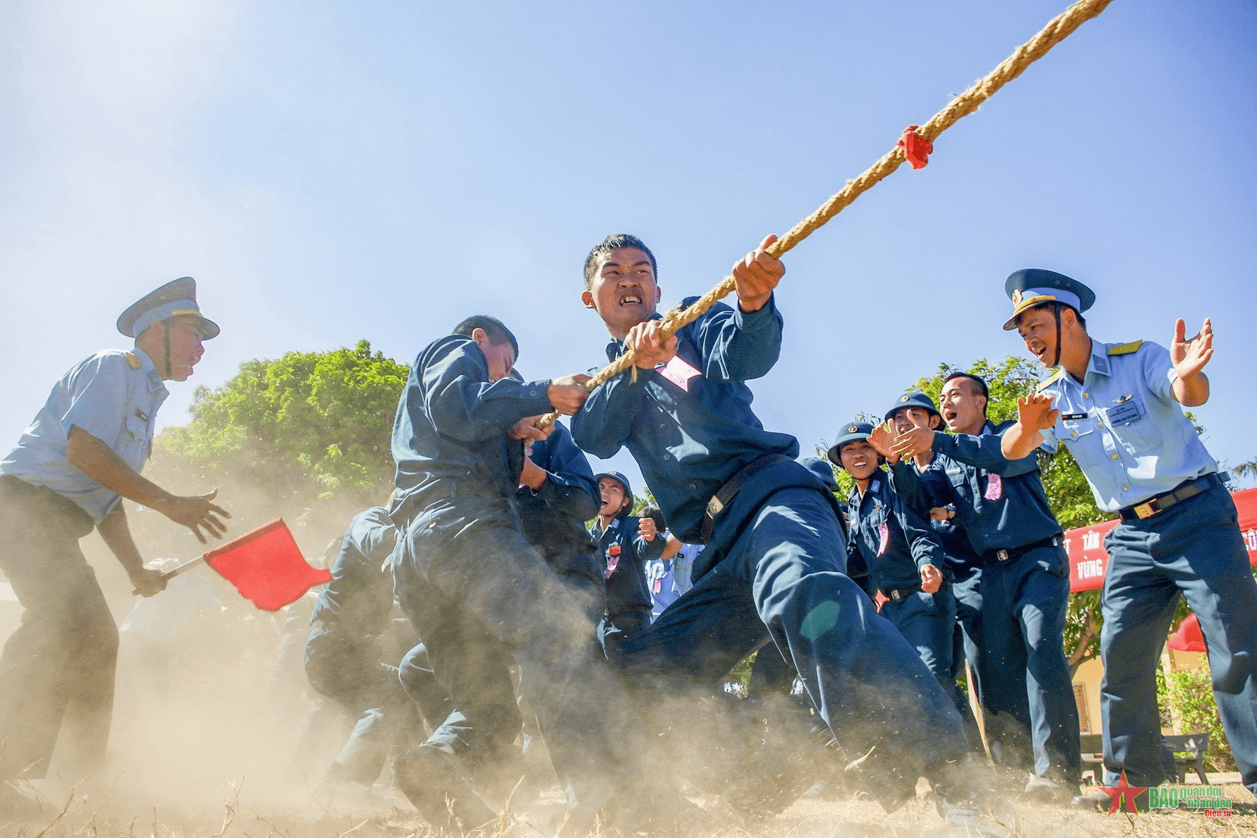 Rèn thể lực ở Sư đoàn 377
