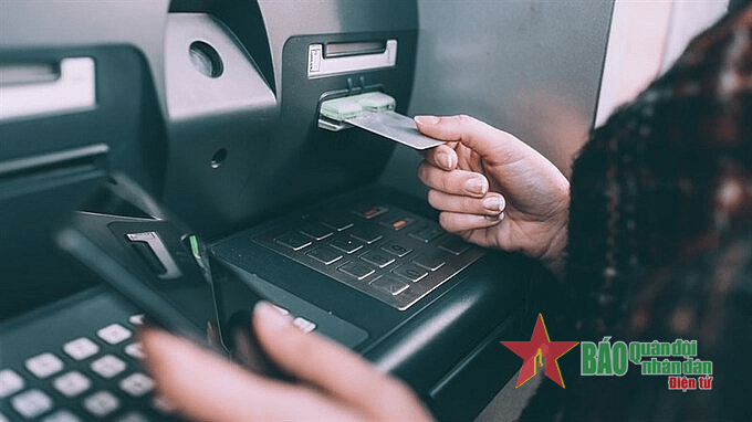 Hà Nội sẽ có nhiều điểm rút tiền bằng CCCD gắn chip thay thẻ ATM
