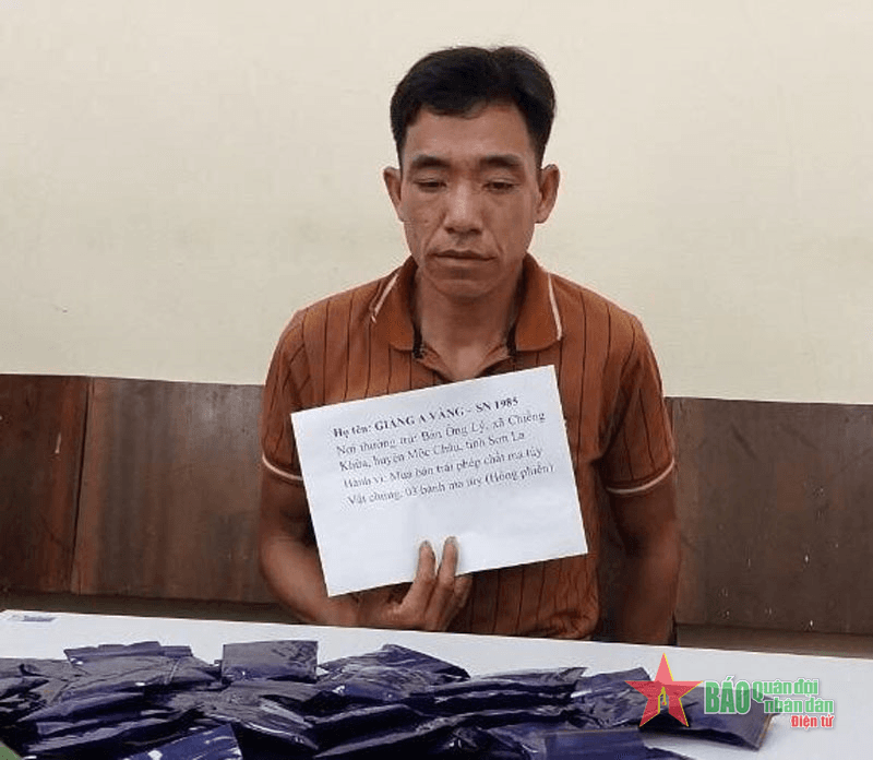 Sơn La: Bắt giữ đối tượng vận chuyển trái phép khoảng 18.000 viên ma túy tổng hợp