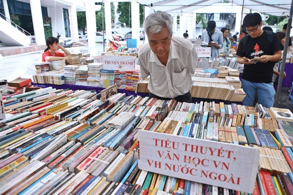 Vì sao sách dịch "lên ngôi"?