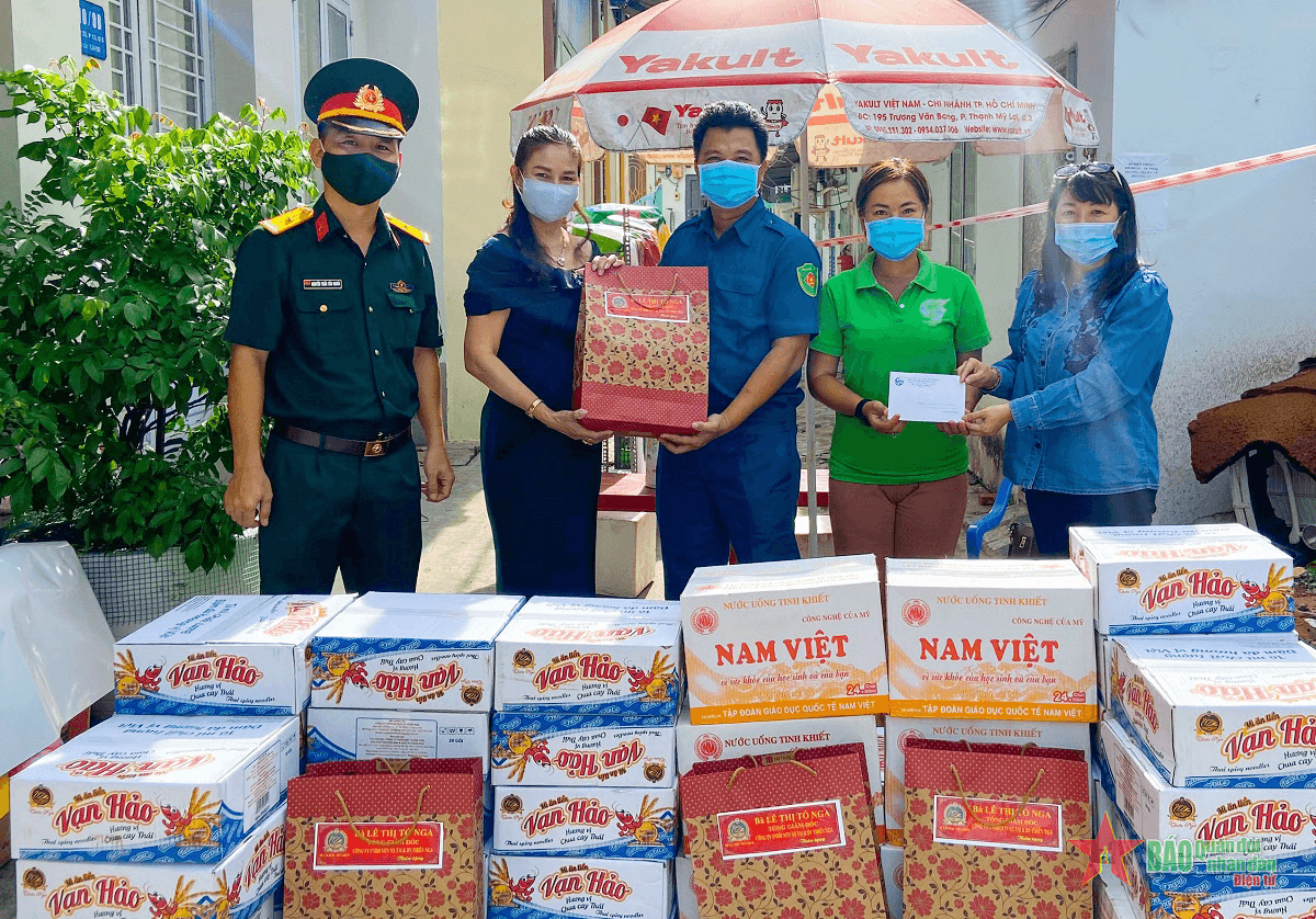Nữ doanh nhân gắn bó với Bộ đội Cụ Hồ