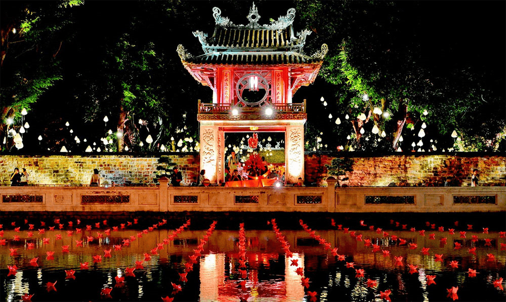 Triển lãm 80 bức ảnh chủ đề “Sắc màu văn hóa Thủ đô”