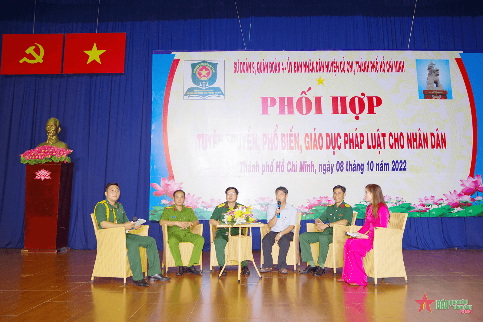 Sư đoàn 9 (Quân đoàn 4) phối hợp làm điểm cho Bộ Quốc phòng về tuyên truyền, phổ biến pháp luật cho nhân dân