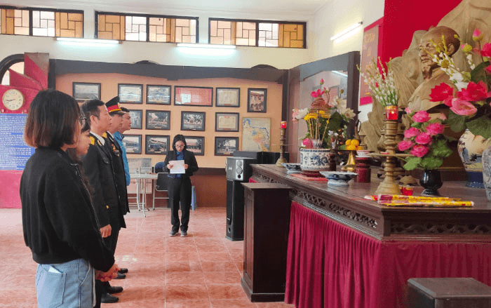 Khắc ghi lời Bác