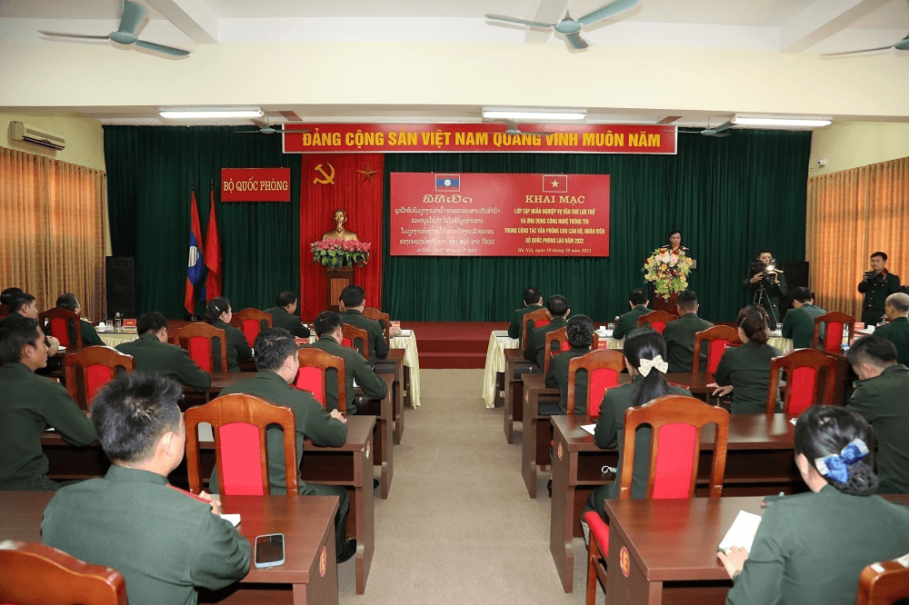 Tập huấn nghiệp vụ, công tác văn phòng dành cho cán bộ, nhân viên Bộ Quốc phòng Lào