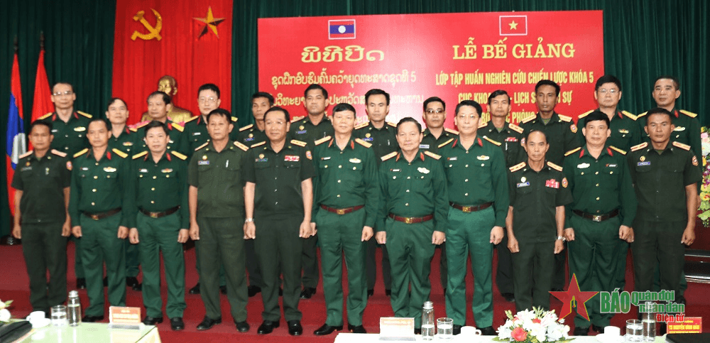 Bế giảng lớp tập huấn nghiên cứu chiến lược quân sự khóa 5 cho quân đội Lào