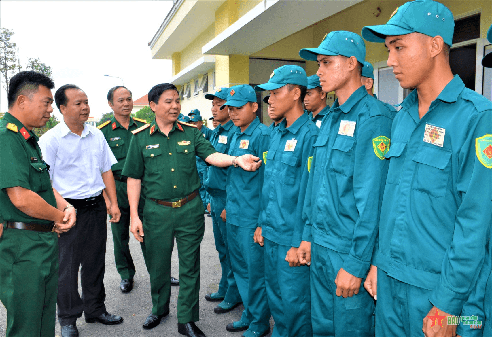 Bộ Quốc phòng kiểm tra công tác quốc phòng tại tỉnh Bình Dương