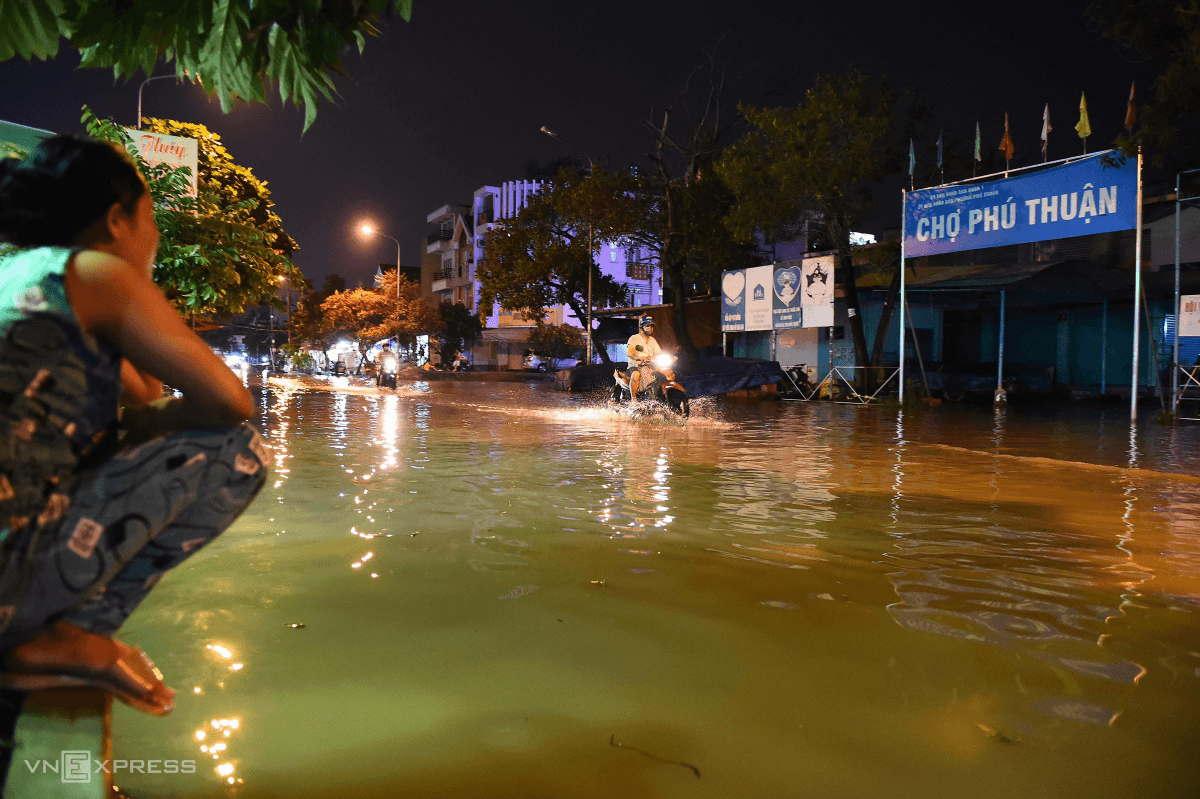 Ứng phó với triều cường