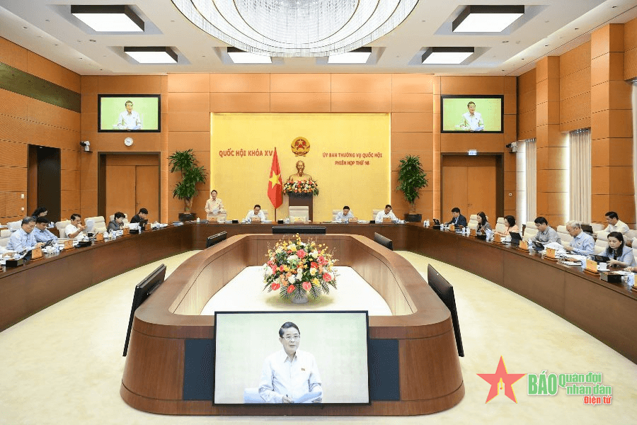 Sẽ trình Quốc hội  xem xét, quyết định việc tăng lương cơ sở, lương hưu