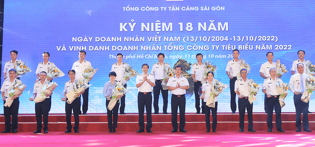 Tổng Công ty Tân Cảng Sài Gòn vinh danh 17 doanh nhân tiêu biểu