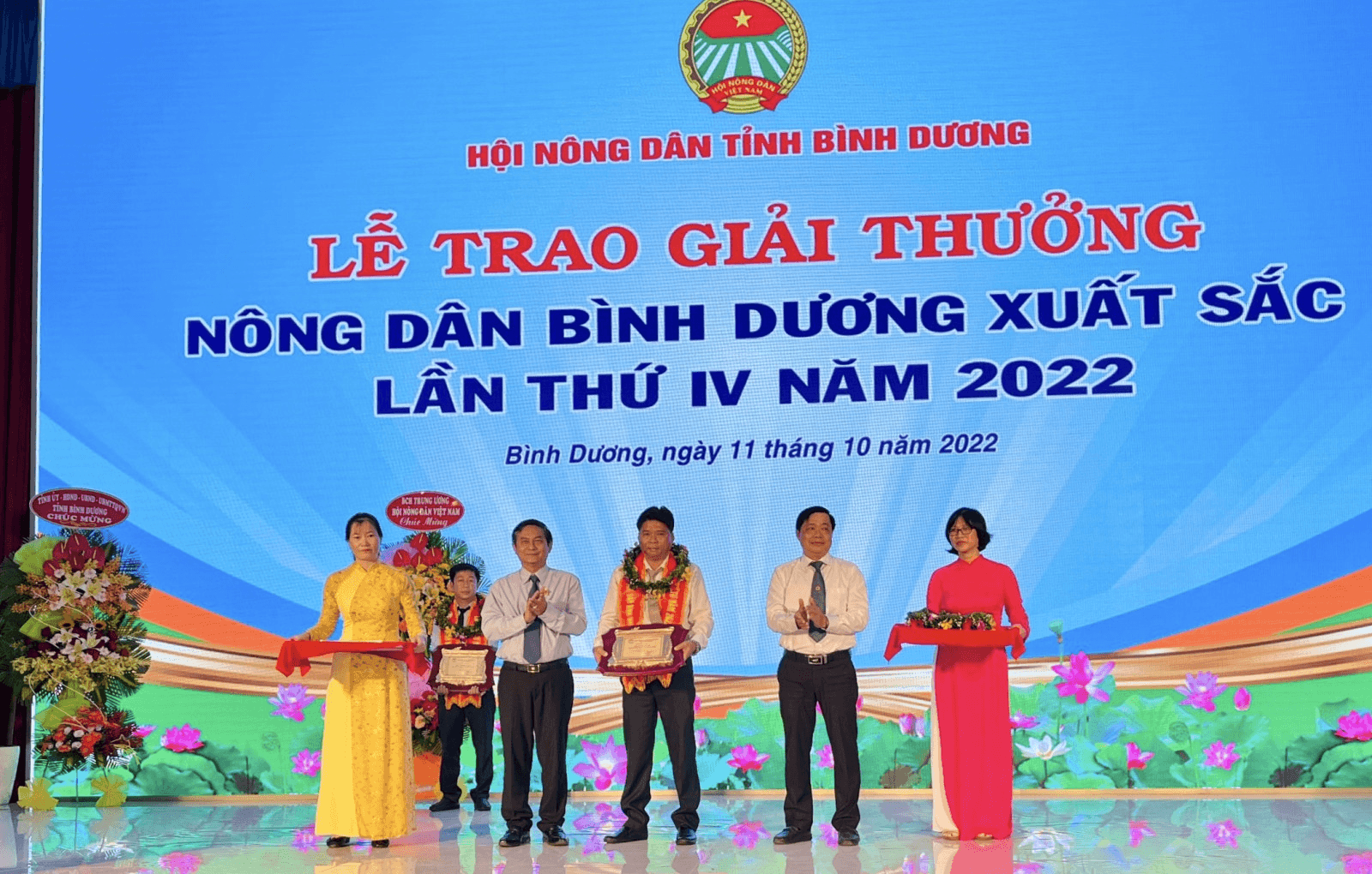 Họp mặt kỷ niệm 92 năm Ngày thành lập Hội Nông dân Việt Nam