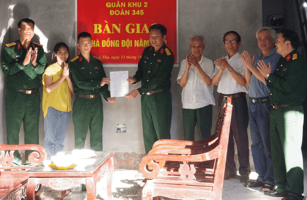 Đoàn Kinh tế - Quốc phòng 345 bàn giao “Nhà đồng đội”