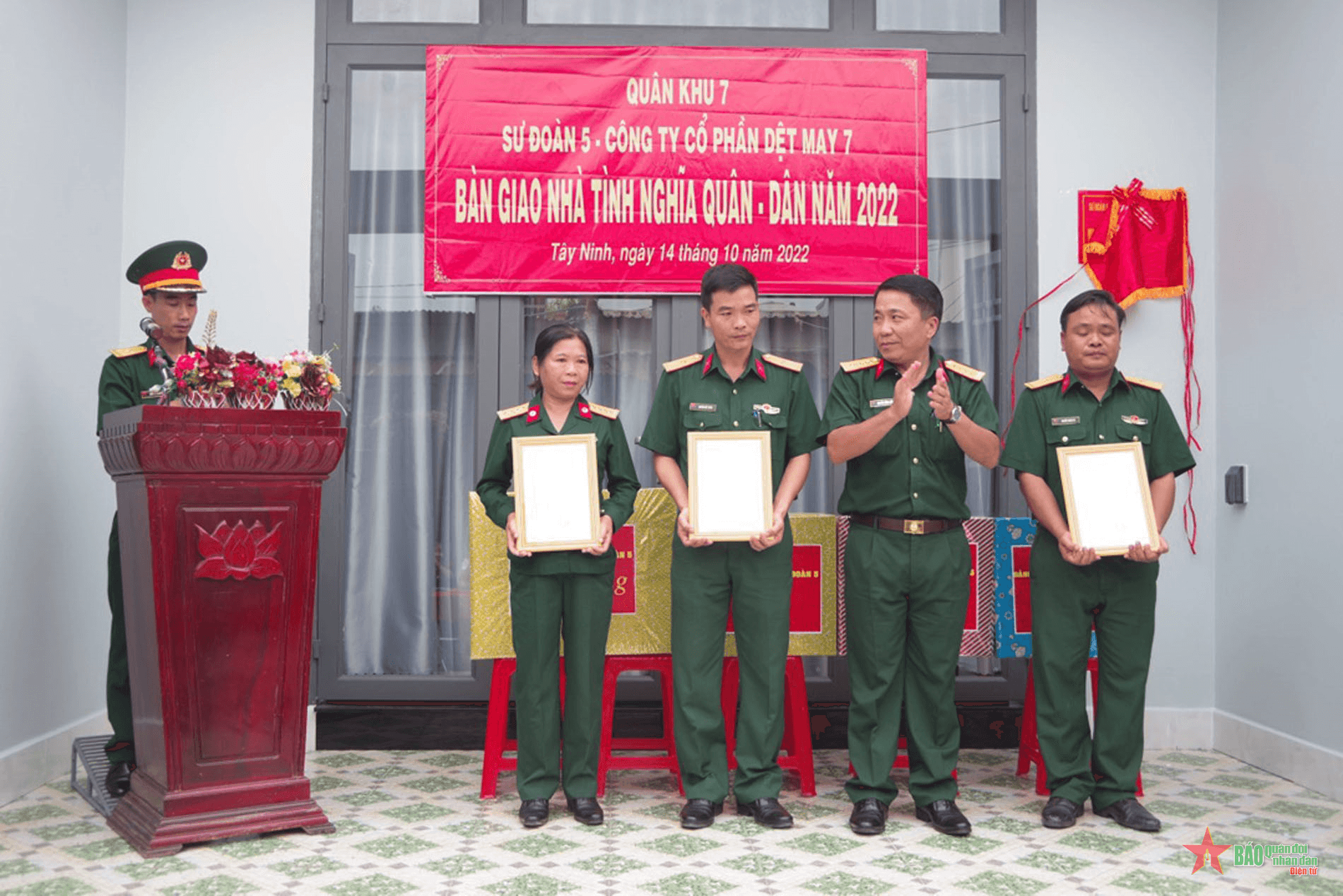 Sư đoàn 5 (Quân khu 7) trao 3 "Nhà tình nghĩa quân - dân" tặng các quân nhân khó khăn