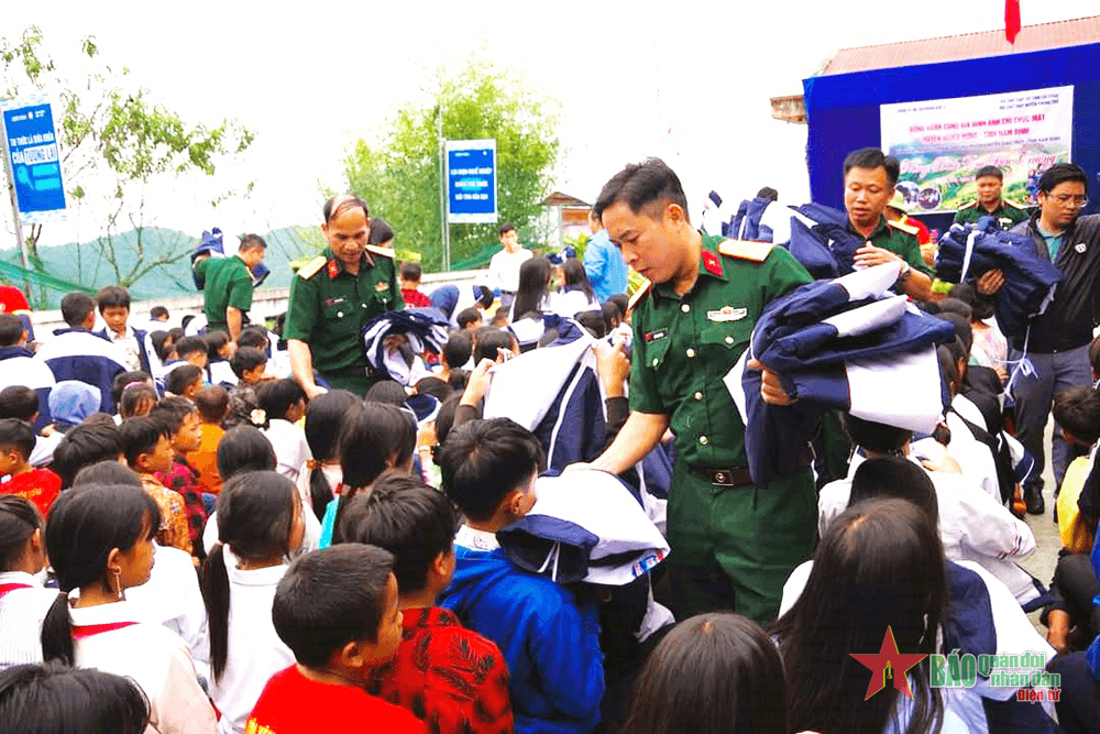 Làm đúng việc dân cần, dân mong