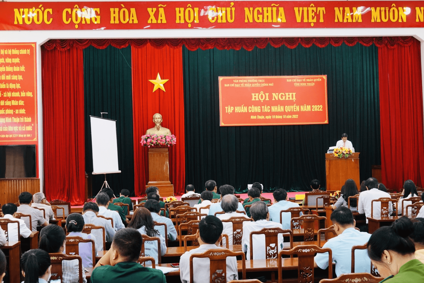 Tập huấn công tác tuyên truyền, bảo vệ và đấu tranh về nhân quyền
