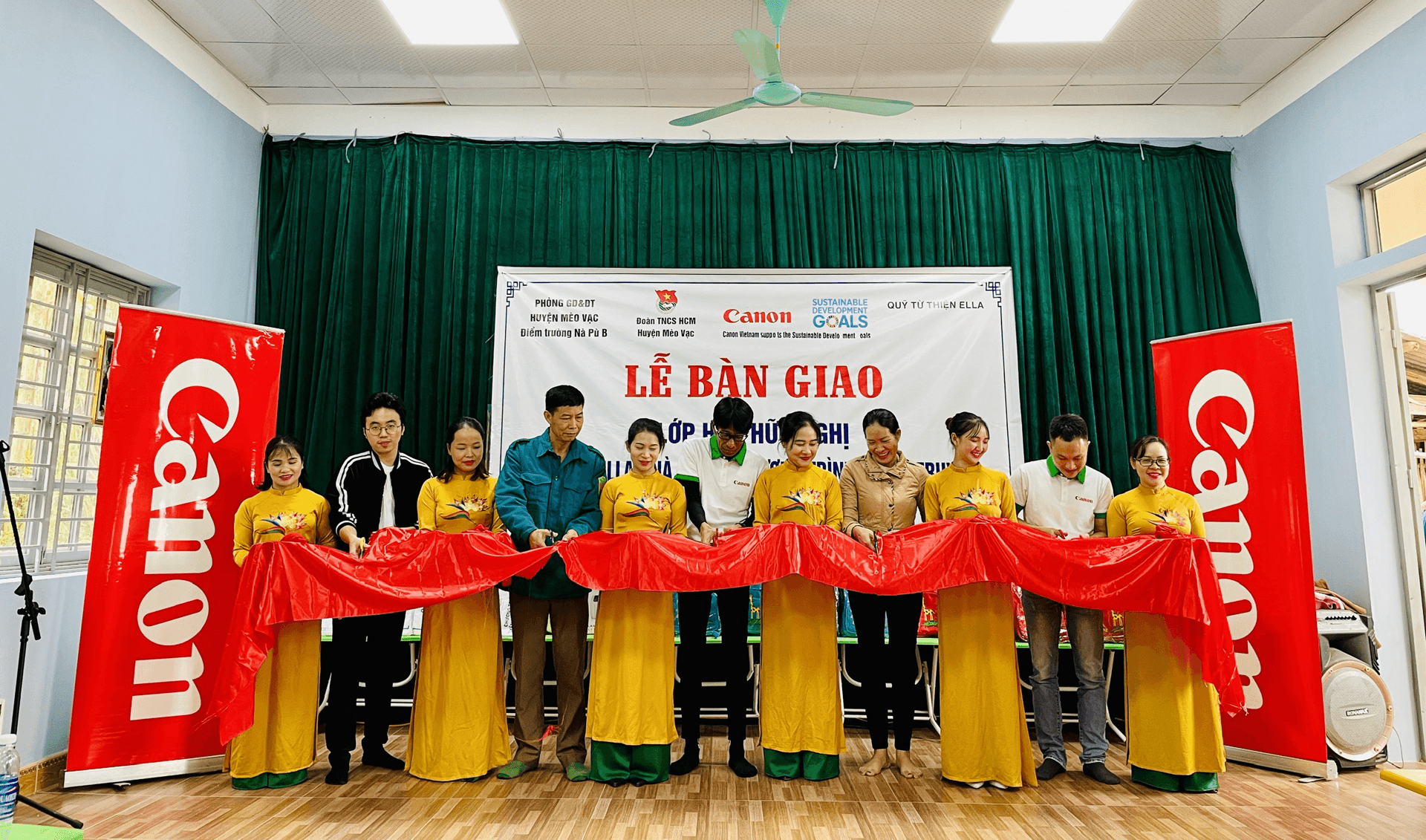 Khánh thành công trình lớp học Điểm trường mầm non hữu nghị Canon - Ella - Nà Pù B