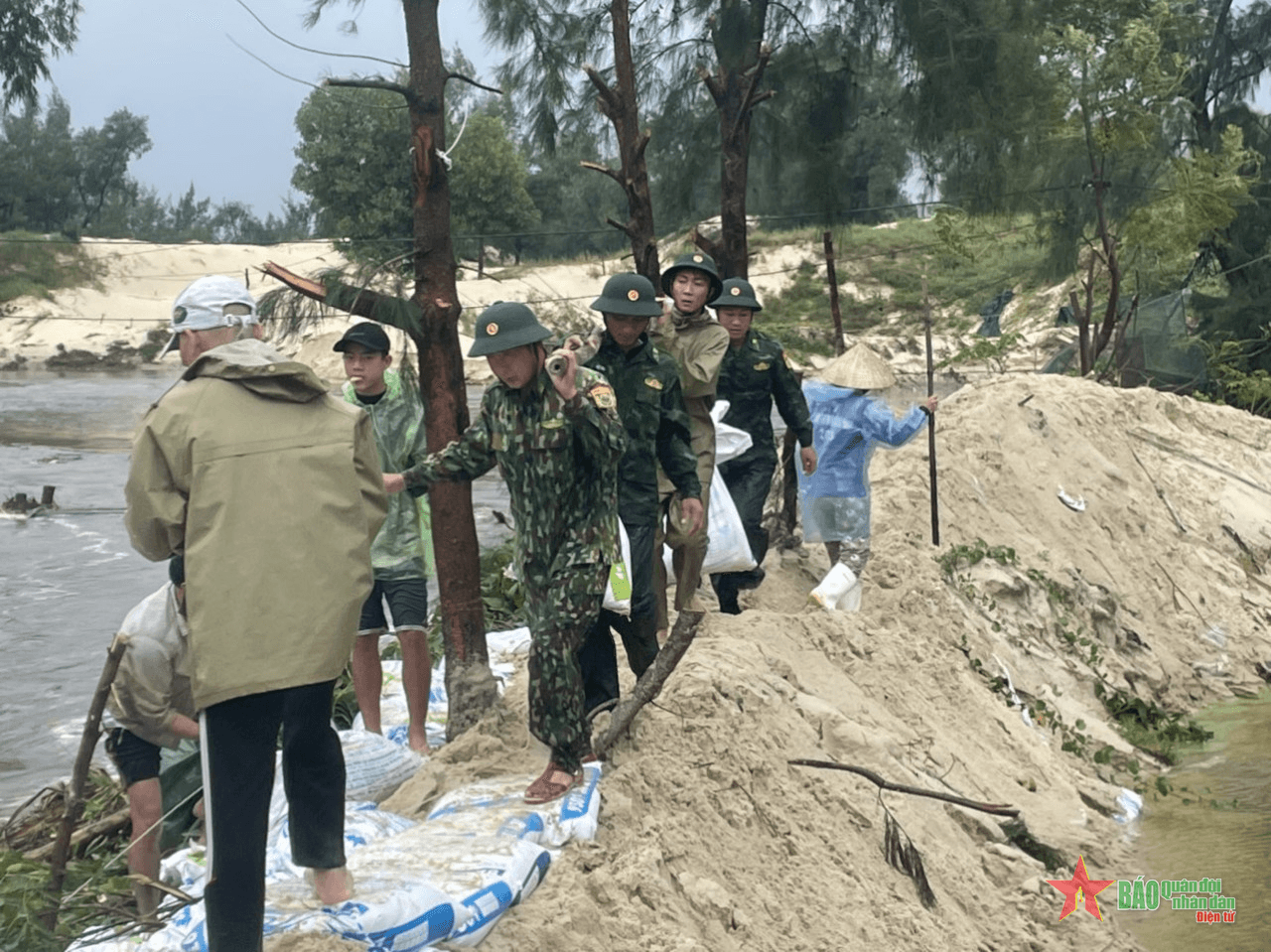 Bộ đội Biên phòng Quảng Bình chủ động ứng phó với mưa lũ