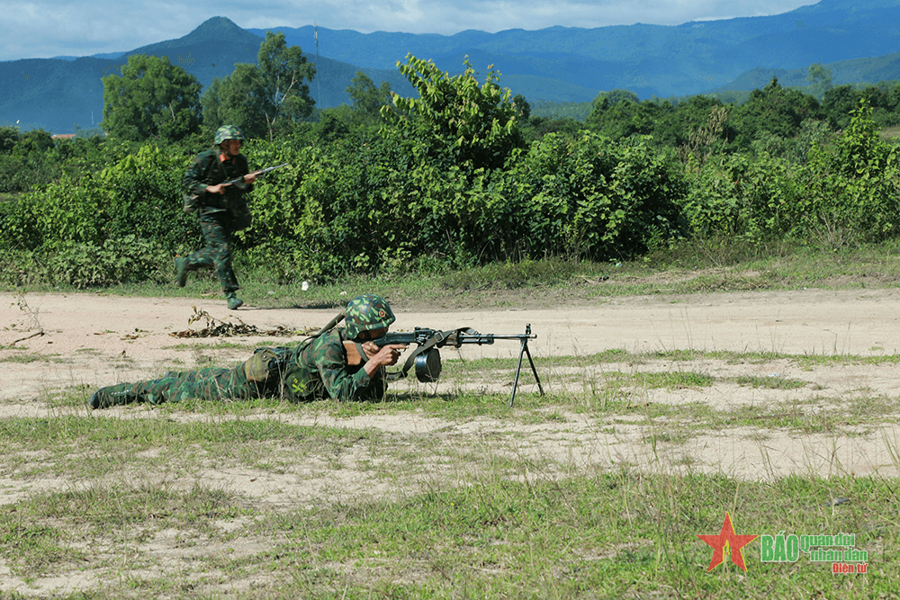 Tập trận mà như thật