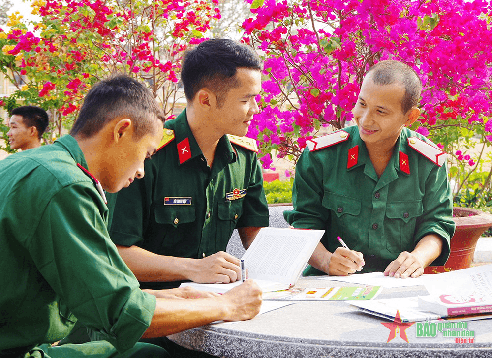 Nhiều mô hình xung kích, sáng tạo