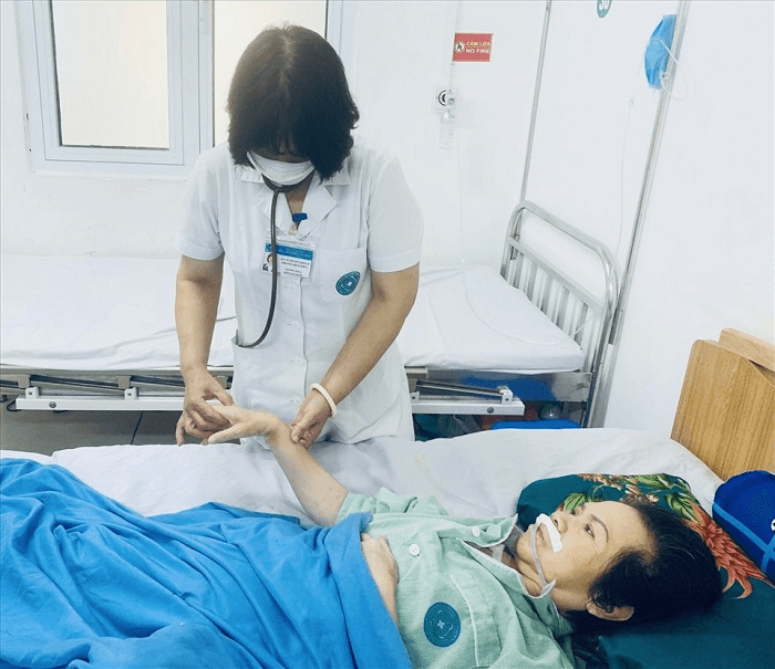 Phẫu thuật thành công ca ung thư nặng trở về sau điều trị ở Singapore