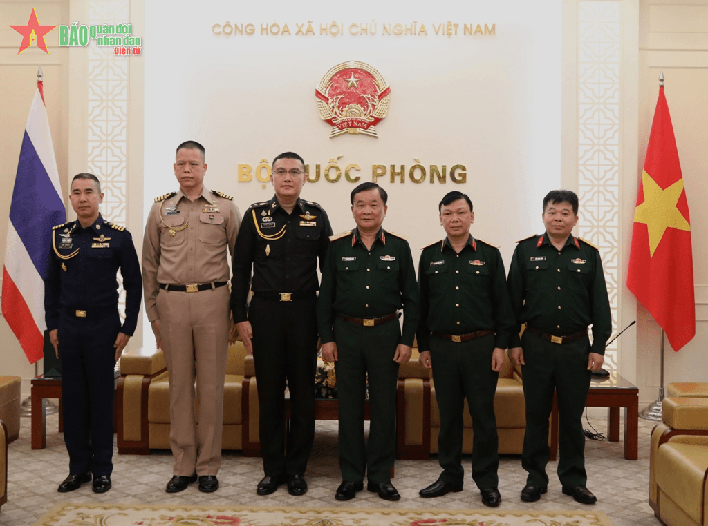 Thượng tướng Hoàng Xuân Chiến tiếp các Tùy viên của Thái Lan