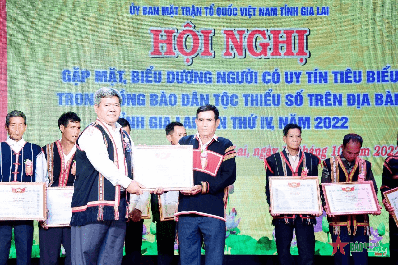 Xây dựng "đầu tàu" ở vùng đồng bào dân tộc thiểu số