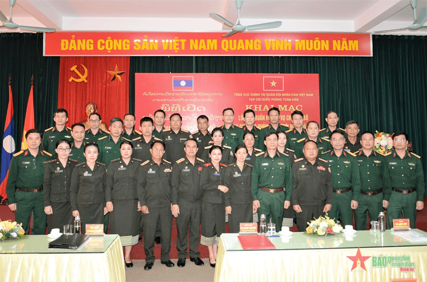 Tập huấn nghiệp vụ cho cán bộ Tạp chí Quốc phòng Quân đội nhân dân Lào