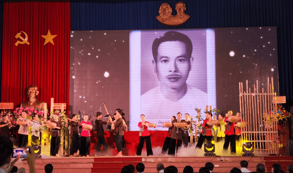 Kiên quyết đấu tranh bảo vệ Đảng, bền bỉ gây dựng cơ sở cách mạng
