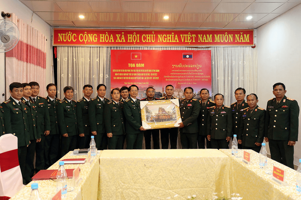 Bộ Chỉ huy Bộ đội Biên phòng tỉnh Thừa Thiên Huế tọa đàm với Bộ Chỉ huy quân sự tỉnh Salavan (Lào)