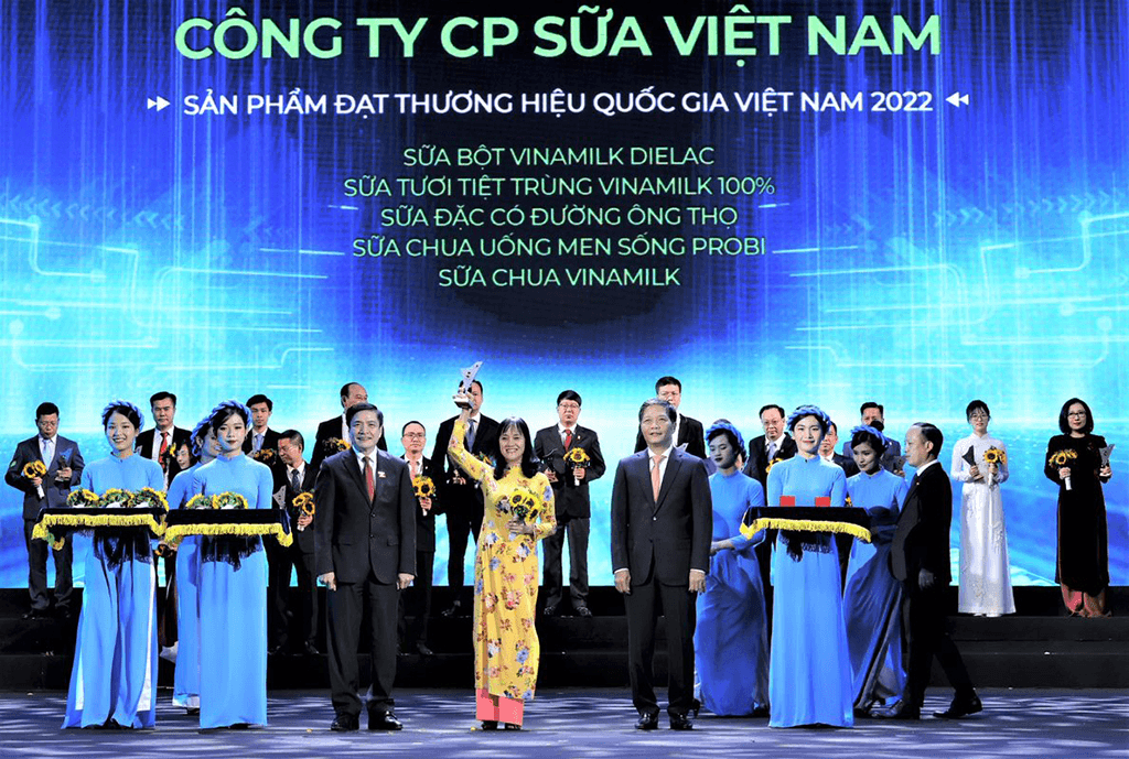 Vinamilk - Thương hiệu trị giá 2,8 tỷ USD tiếp tục được vinh danh Thương hiệu quốc gia 2022-2024