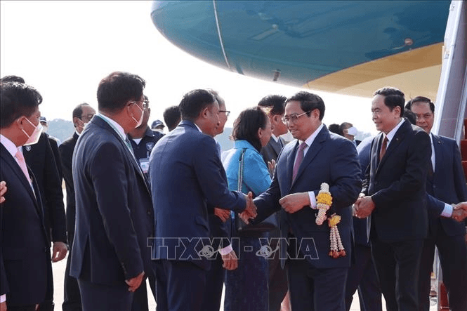 Thủ tướng Phạm Minh Chính đến Thủ đô Phnom Penh, bắt đầu chuyến thăm chính thức Vương quốc Campuchia