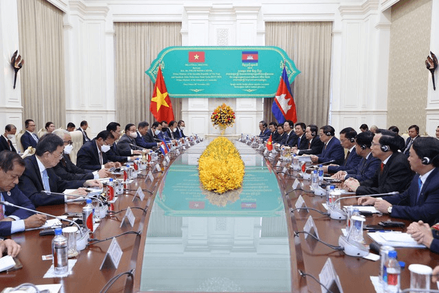 Thủ tướng Phạm Minh Chính hội đàm với Thủ tướng Campuchia Samdech Techo Hun Sen