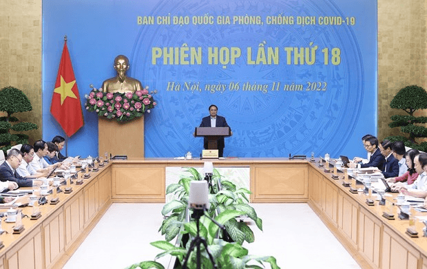 Không dám làm thì đứng sang một bên