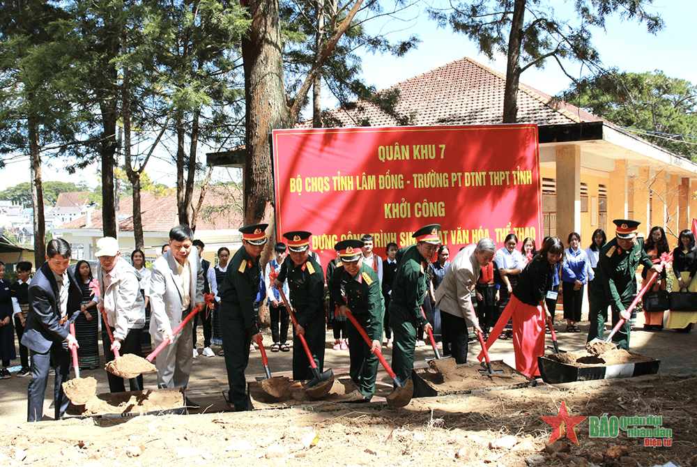 Những công trình, mô hình vun đắp tình quân dân