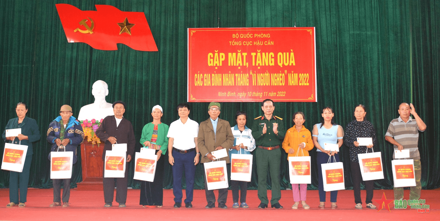Tổng cục Hậu cần gặp mặt, tặng quà các gia đình nhân Tháng “Vì người nghèo” năm 2022