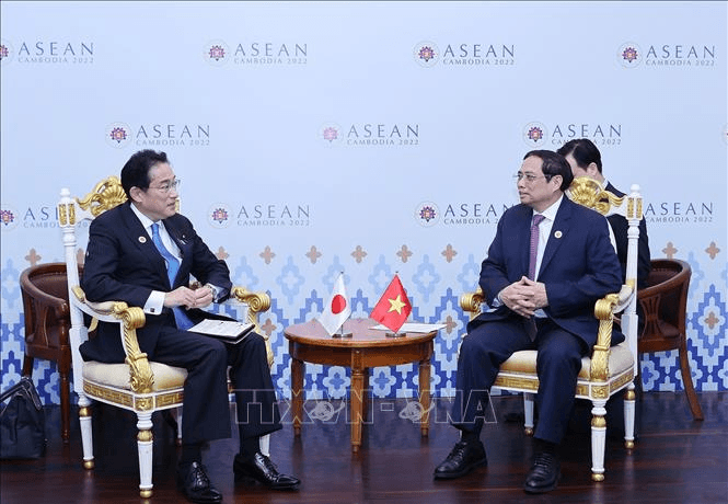 Hội nghị cấp cao ASEAN: Thủ tướng Chính phủ Phạm Minh Chính gặp Thủ tướng Nhật Bản Kishida Fumio