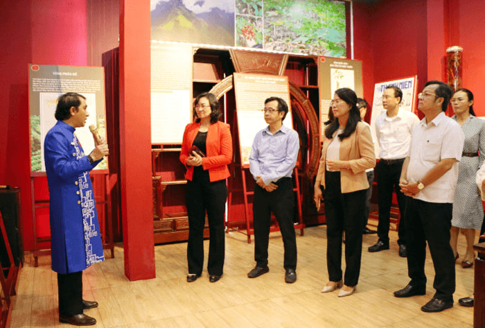 "Tân Phú - Đi là nhớ"