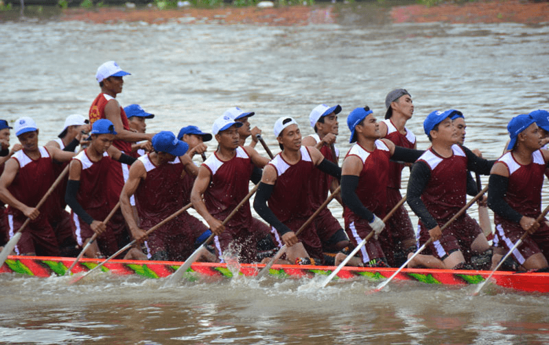 Đua ghe Ngo - nơi anh tài hội tụ