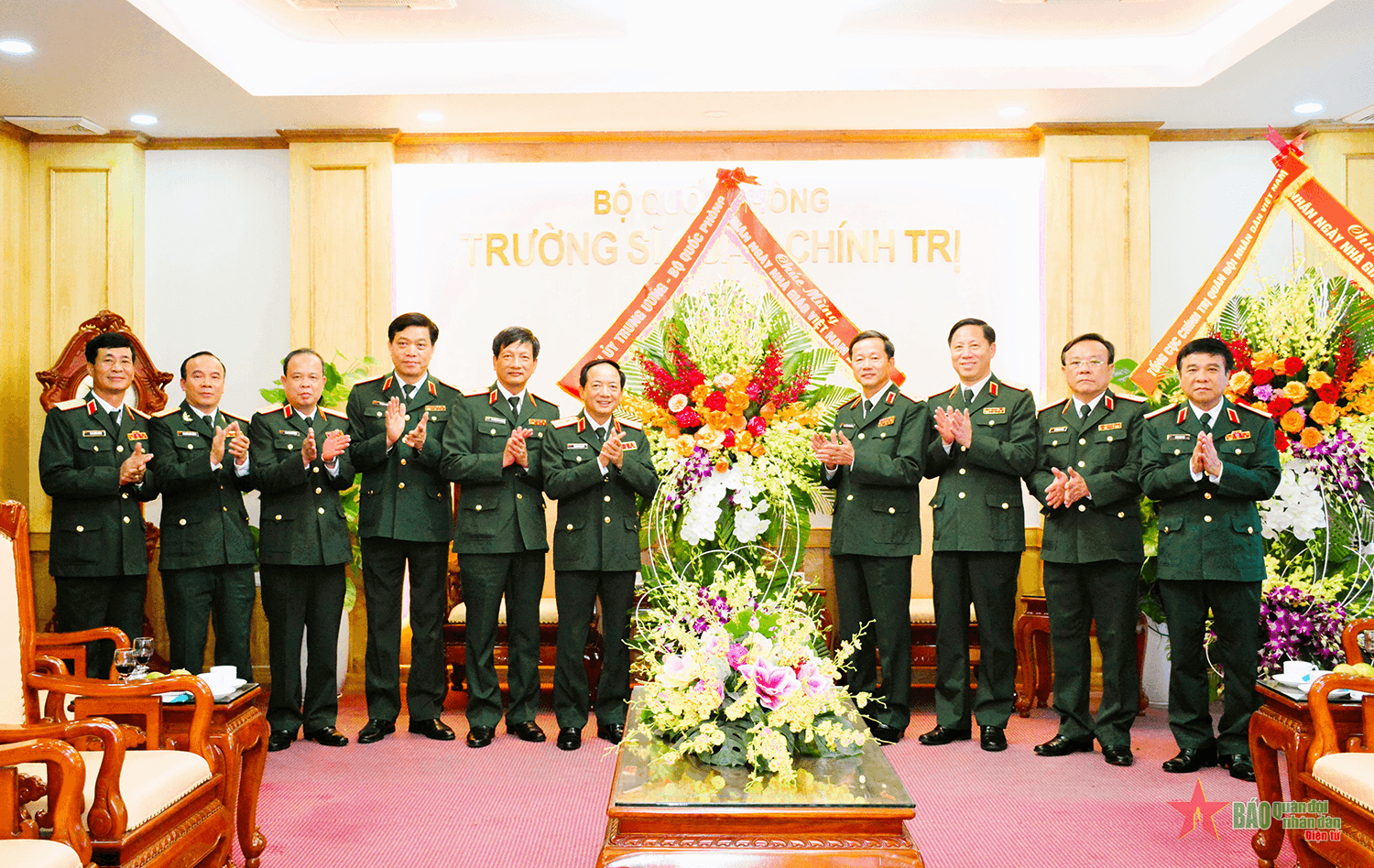 Trung tướng Trịnh Văn Quyết chúc mừng Trường Sĩ quan Chính trị nhân Ngày Nhà giáo Việt Nam