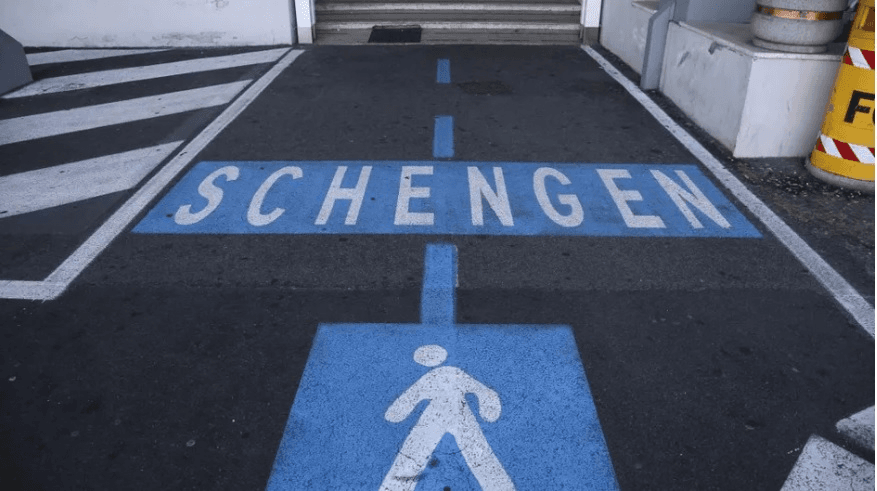 Cánh cửa “Schengen” hé mở