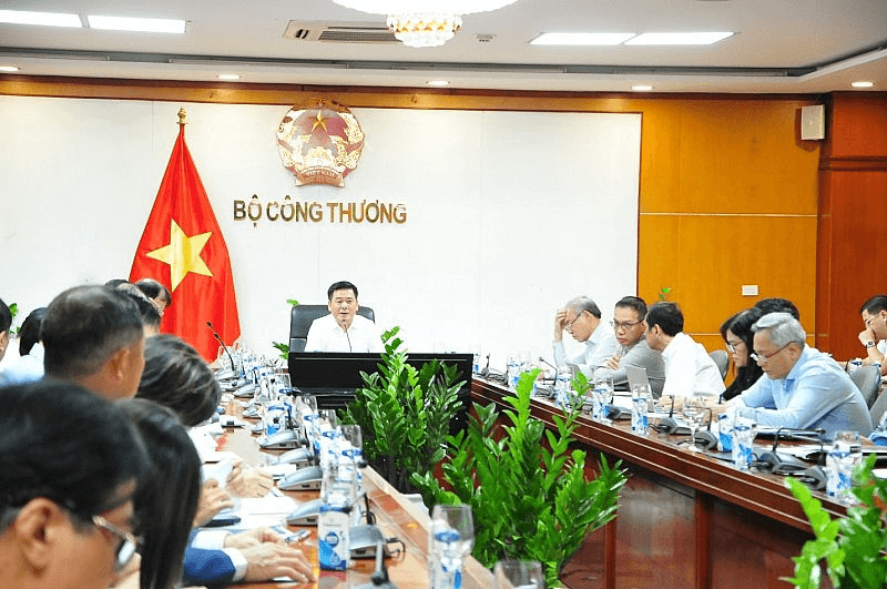 Hai kịch bản cung ứng xăng dầu năm 2023